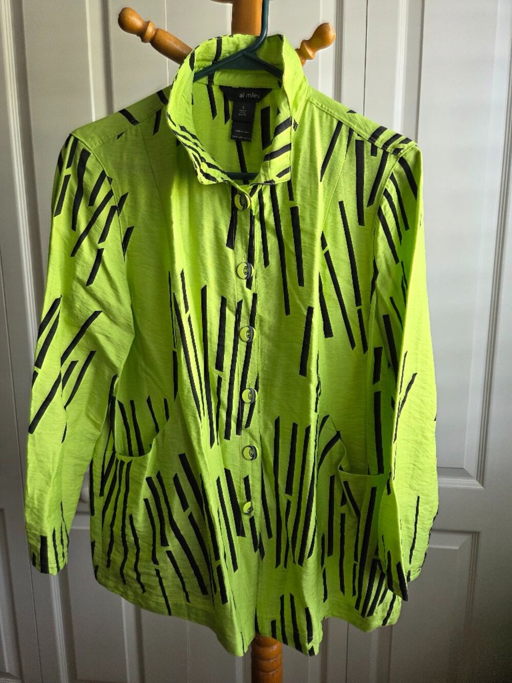 Ali Miles Size S Woven Button Front Top Lime Green and Black with Wire Collar